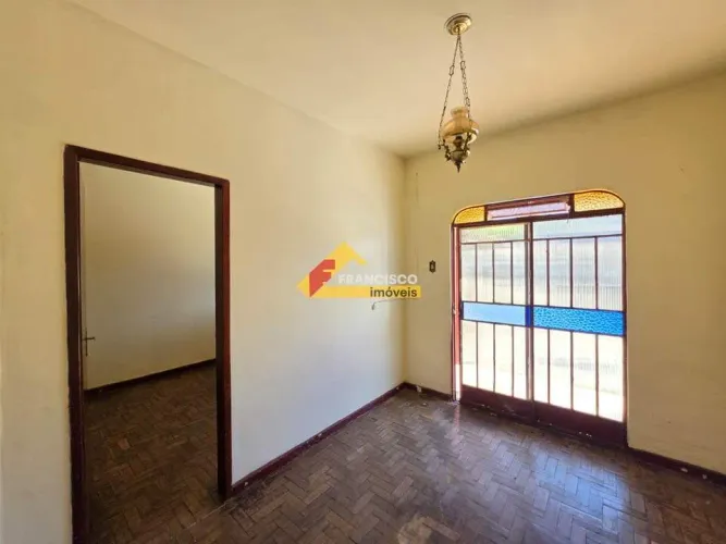 Casa à venda, 3 quartos, 1 suíte, 2 vagas, Santa Tereza - Divinópolis/MG