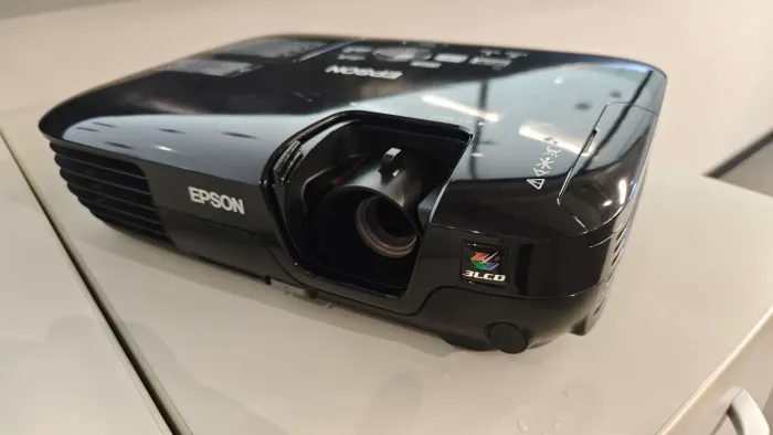 Projetor Epson H309A Bivolt Novinho
