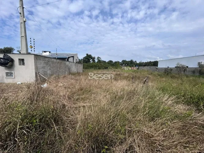 Ótimo Terreno no Balneário Rainha Medindo 125,60M²