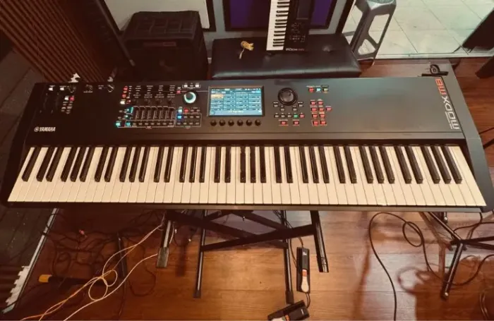 TECLADO Yamaha MODX M8