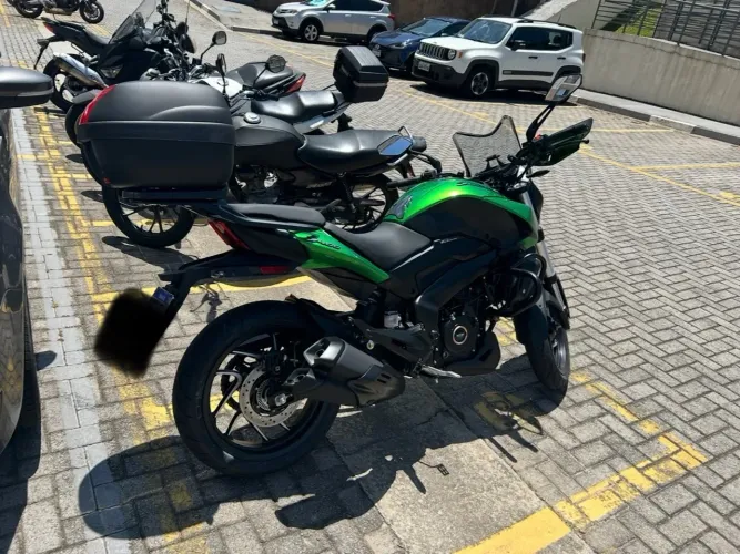 Moto dominar 400