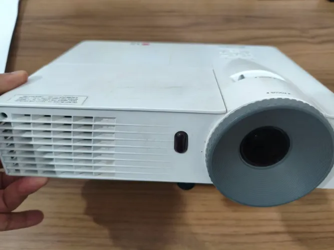 Data Show LG com defeito na lente
