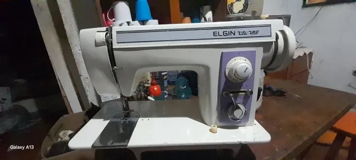 Máquina de costura elgin zig-zag