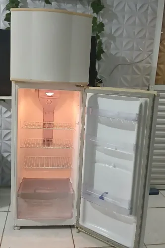 Geladeira consul frost free toda conservada único Dono Nunca Mexida fucionando tudo