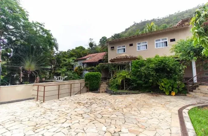 Casa com 3 quartos para alugar, 180 m² - Itacoatiara - Niterói/RJ