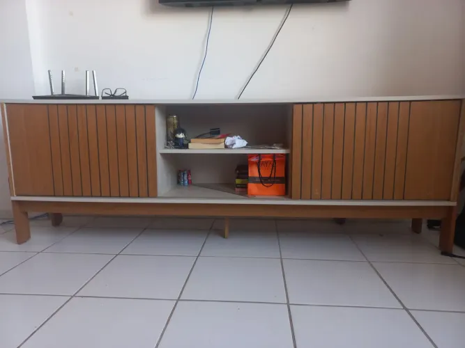 Rack para TV com Portas de correr