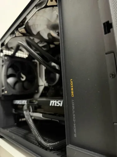 PC Gamer Ryzen 7 9700x RTX 5070 TI 32 GB DDR5 roda jogos em 4K