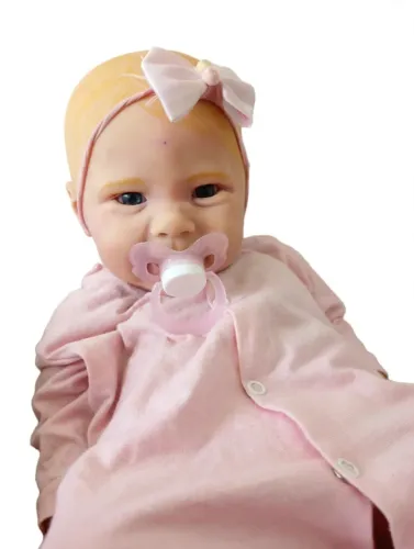 Bebê reborn pintado a mão