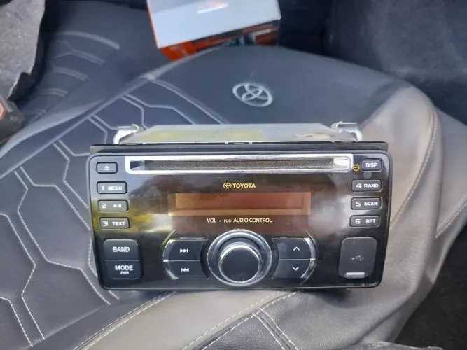 Rádio som do Toyota Etios sedan xls 2013 a 2016