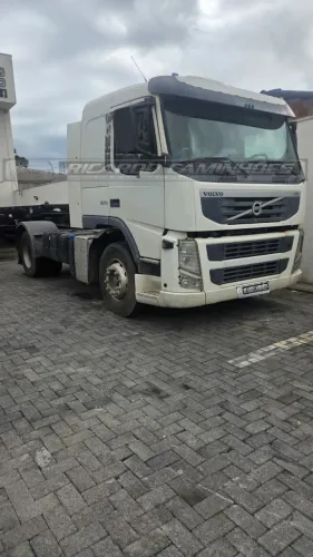 Volvo FM 370 2014 4x2 completo com ar