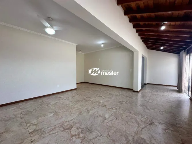 Casa em Condominio para aluguel, 3 quartos, 1 suíte, 4 vagas, Residencial Florença - Rio C