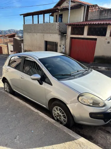 Fiat Punto Attractive 1.4 Fire Flex 8V 5P 2013