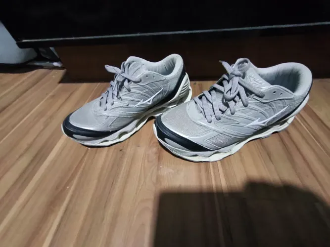 Tênis Mizuno tamanho 40