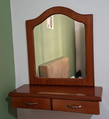 Penteadeira de madeira