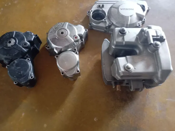 Várias peças de moto..XRE e tornado.