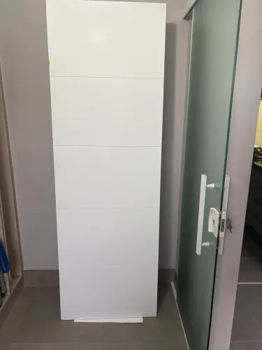 Porta na cor branca,MDF, com friso , 0,003 X 0,70 X  2,10