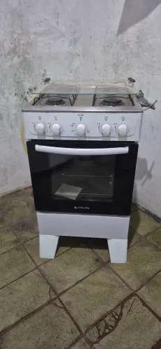 Vendo um fogão seme novo.
