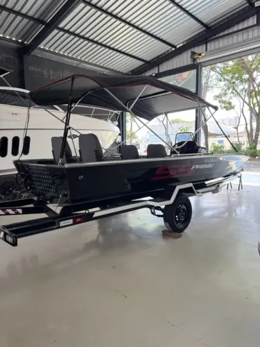 LANCHA DE PESCA DE 6 METROS COM MOTOR HIDEA 60HP + CARRETA RODOVIÁRIA