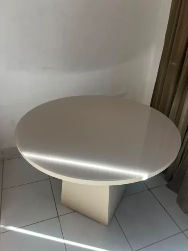 Mesa de Jantar Redonda Luxo com Vidro Laqueado 