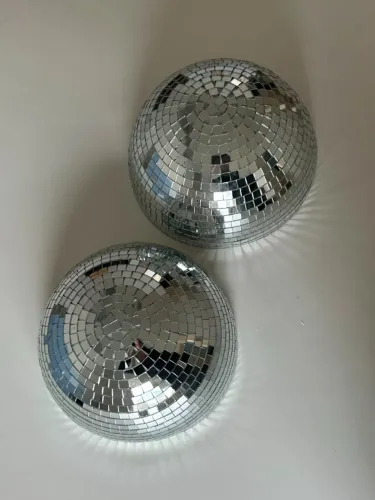 GLOBO MEIA ESFERA ESPELHADA