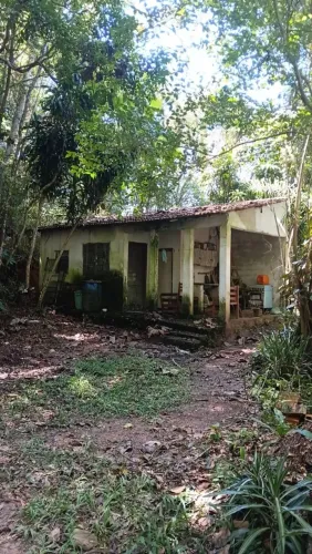 Chácara Mogi das Cruzes, bairro Porteira Preta/Caputera , com pequena casa de apoio.