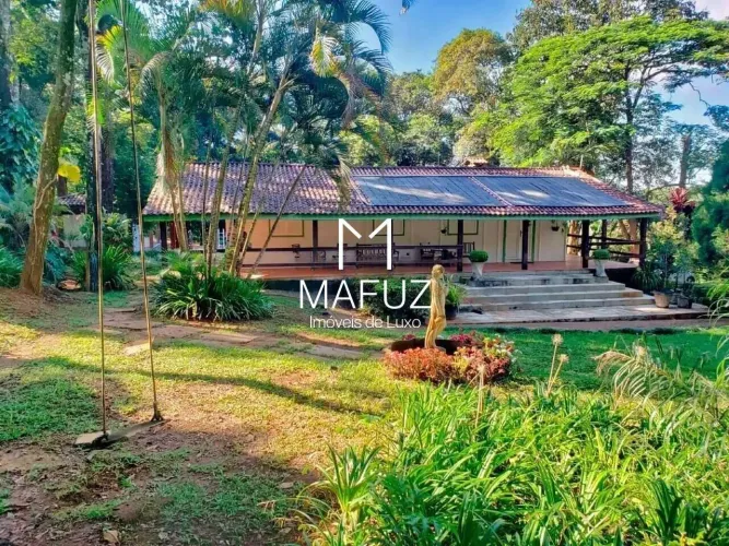 Casa rústica no condomínio Retiro do Chalé
