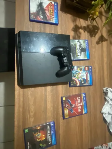 PlayStation 4 | 500g | 5 jogos