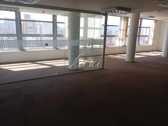 CONJUNTO COMERCIAL 270M² / VÃO LIVRE / SALAS FECHADAS / AR-CONDICIONADO CENTRAL / ÓTIMA LO