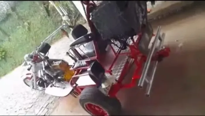 Triciclo motorizado