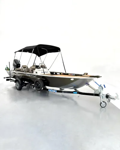 Barco lancha Levefort Apolus 600 + Motor popa Mercury 60HP ELPT EF + Carreta rodoviária