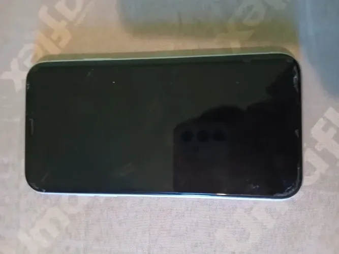 Iphone XR - COM DETALHE