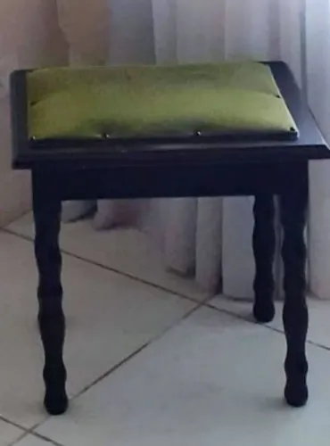 Banqueta Vintage Madeira Maciça Torneada Assento Verde Anos 80/90