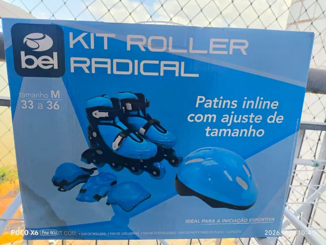 Contato: *. Vende-se um par de patins masculino na cor azul.