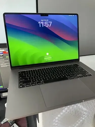 MacBook Air M3 Silver