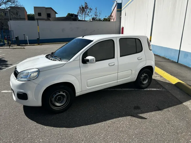 Fiat Uno Attractive 1.0 EVO Fire Flex 8V 5P 2016