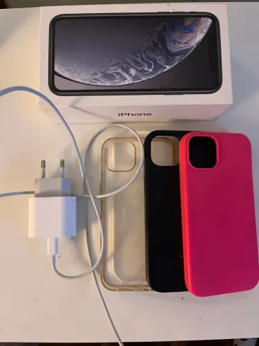 Vendo IPhone 13 na caixa + capinhas 