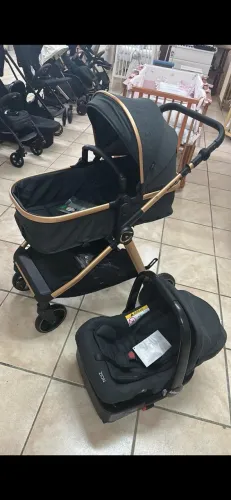 Carrinho Romanzo + bebê conforto Zion com base isofix