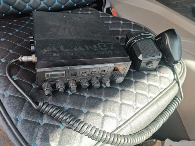 Radio amador alan 87