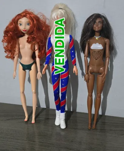 2 bonecas articuladas - Barbie e Disney
