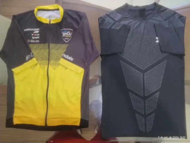 Camisa esportiva e camisa ciclista