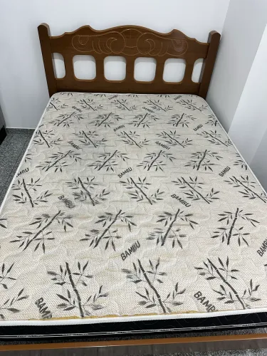 Cama e colchão casal