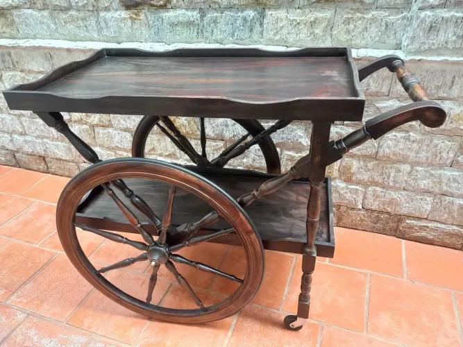 Barzinho / Carrinho de chá em madeira maciça