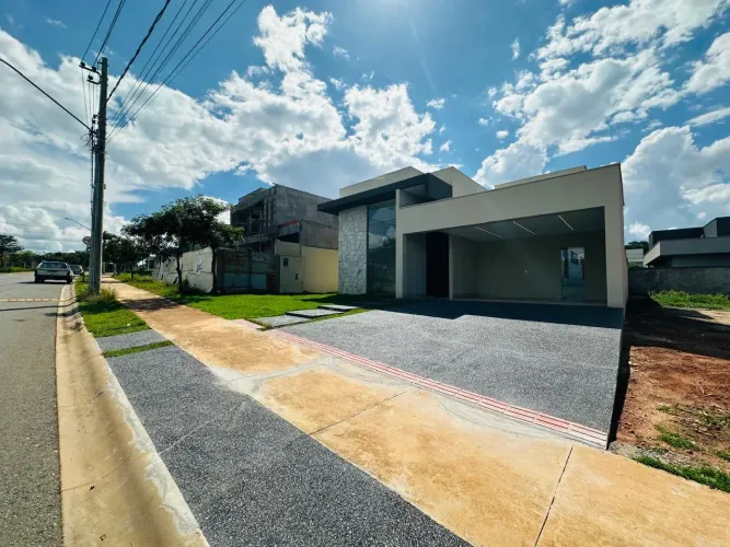 Casa de Condomínio Térrea 3 Quartos (3 Suítes) 154m² em Parqville Pinheiros - Aparecida de