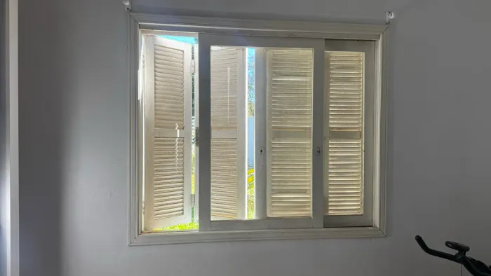Vendo janelas em angelim