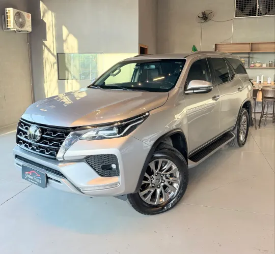 Toyota Hilux SW4 SRX 4X4 2.8 TDI 16V Dies. Aut. 2021
