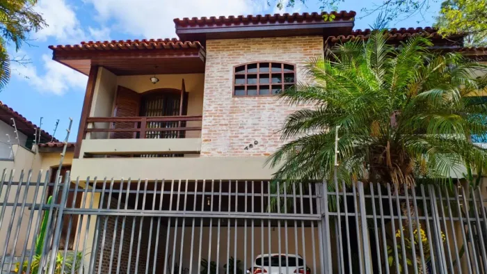 Casa para Venda em Sorocaba, Vila Trujillo, 3 dormitórios, 1 suíte, 4 banheiros, 4 vagas