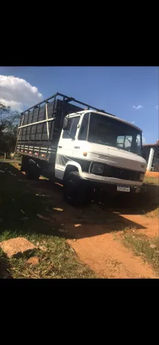 Caminhão 608 boiadeiro 
