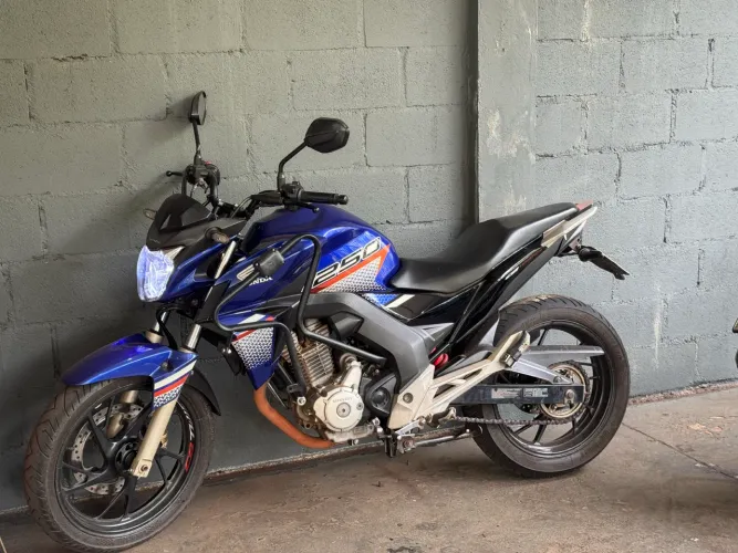CB 250 Twister 2022