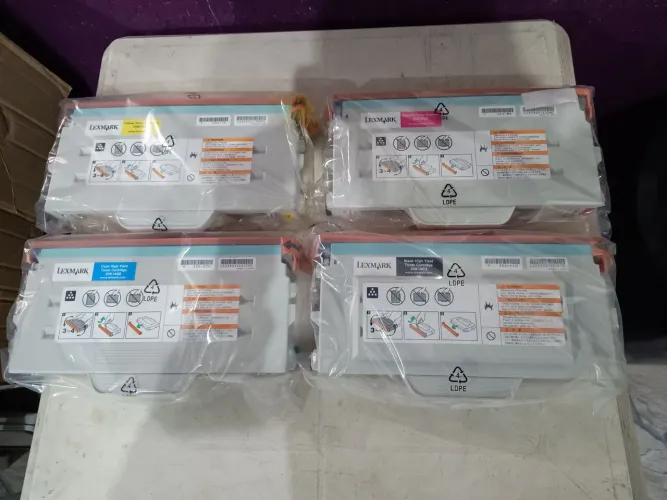 Vendo toners novos Lexmark C510 originais coloridos. LEIAAA.