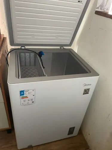 Freezer Horizontal Midea de 1 porta com capacidade entre 142 e 145 litros